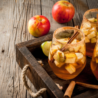 Welcome Winter with a Delicious Apple Cider Sangria